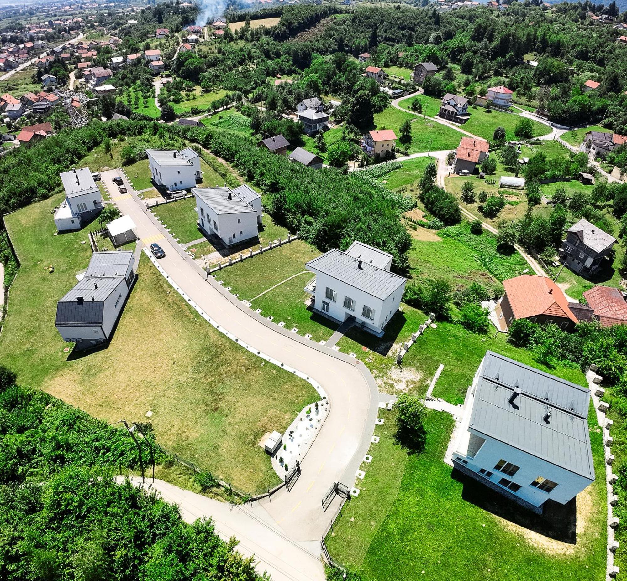 Modern In Paradise *
